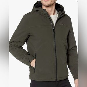 Tommy Hilfiger Men’s soft shell Sherpa lined performance jacket